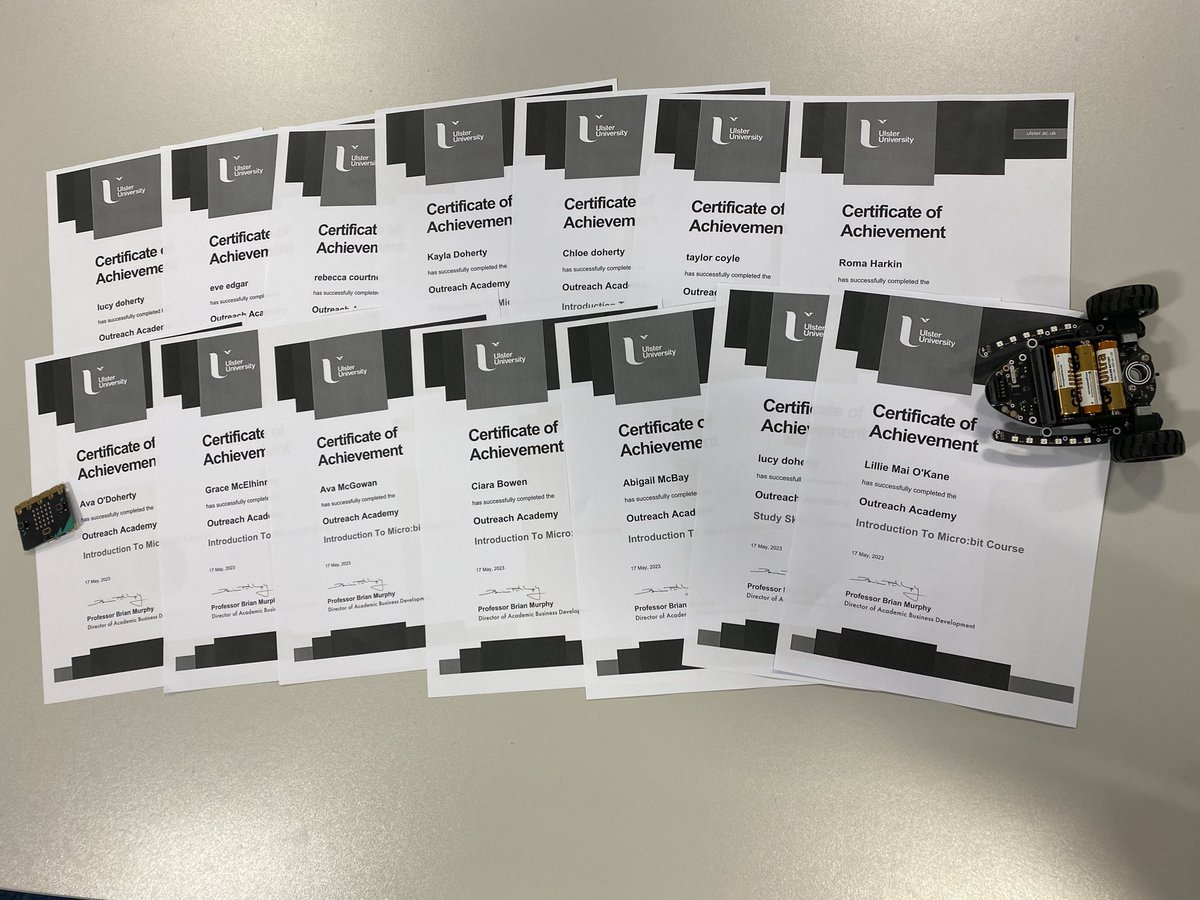 StMarysDerryTD's tweet image. Busy morning with Y10 working on @UlsterUni @UlsterFlexEd Outreach Academy #microbit courses @SaintMarysDerry @StMarysDerryTD - well done #STEMgirls I can't wait until your badges arrive.