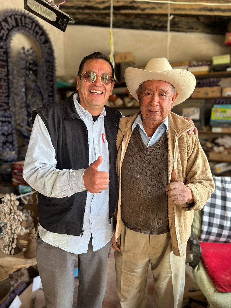 fmorrina's tweet photo. 1:11
17/05/23
¡Con Don Othón Montoya en su casa 🏠 taller de #Metepec aprendiendo de la vida!
Foto: Marco Ortiz
Su #ServibaryAmigo #DandyperoPunk #ElCinicoMayor les recuerda: ¡Nos buscamos, nos vemos, nos escuchamos, nos entendemos! https://t.co/qjswwYiMTG