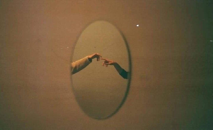 ألا يا من سرق قلبي مع فكري وراح البال
وأنا إللي داري بأني .. أبد ماني على باله