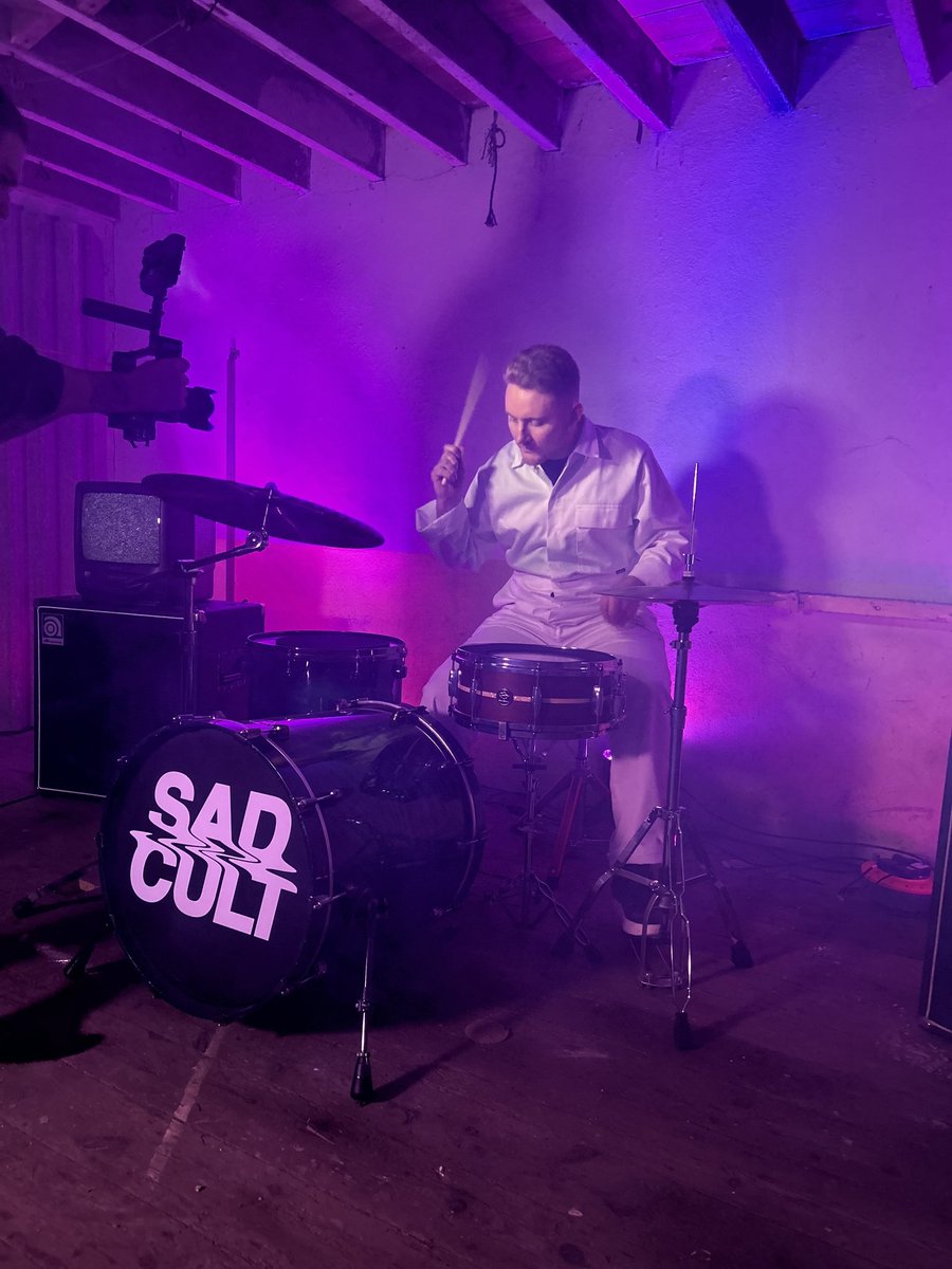 I directed a music video for Sadcult last Sunday and so happy with how it all went!! 🖤