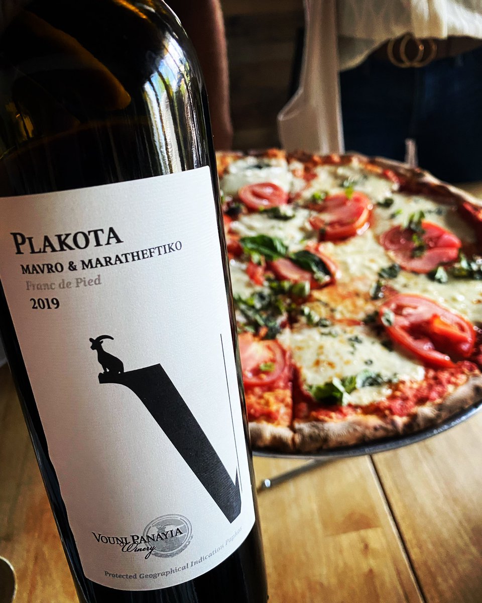 Cyprus 🇨🇾 Vouni Panayia Plakota 
Bright and lifted on the nose with notes of boysenberries and blueberries. Vivacious acidity, sweet red cherries and subtle hints of red liquorice. Ripe tannins with plum flavours and a persistent finish.
#wine #cyprus #winery