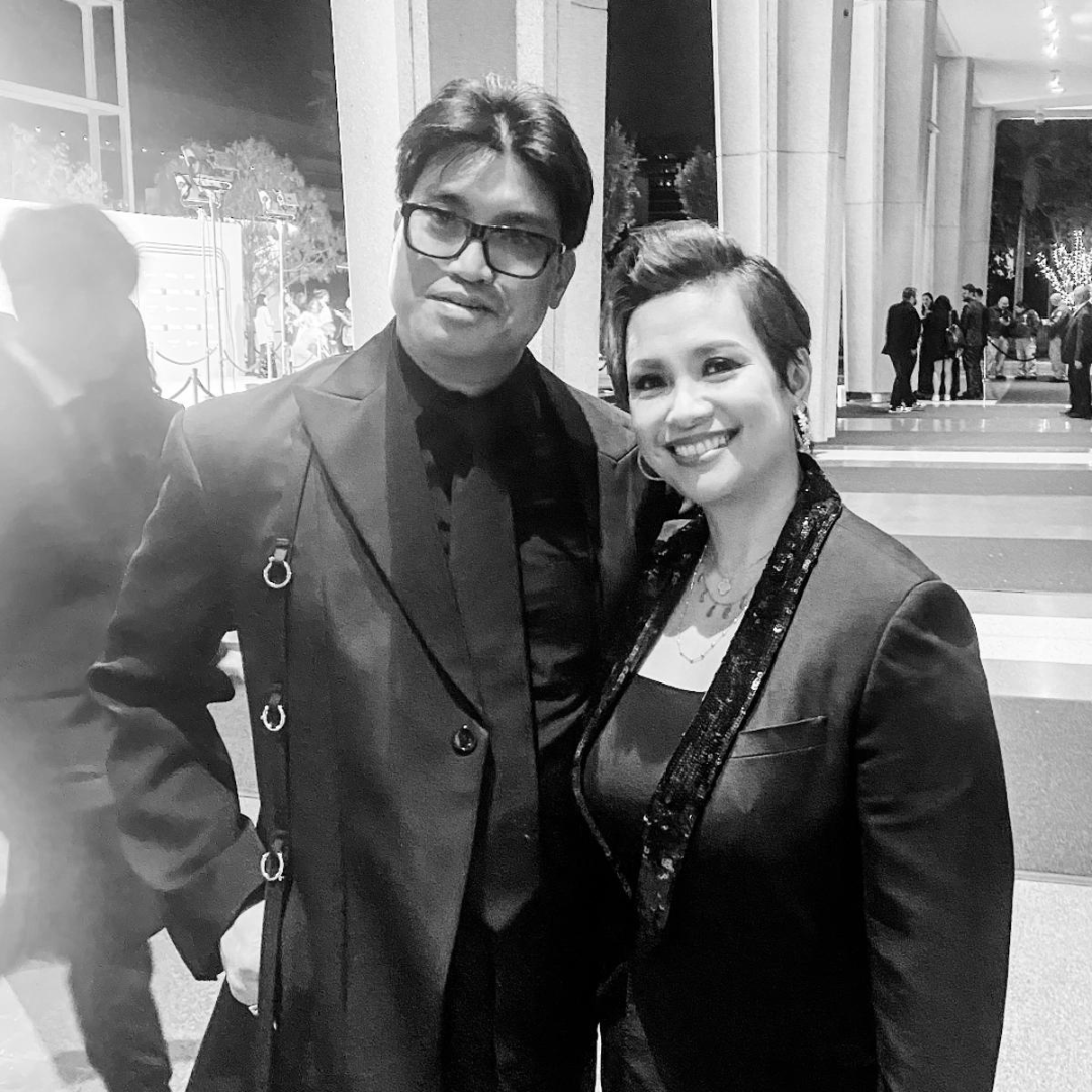 facefwdorg's tweet photo. Join Grammy Award-winning Filipino-American songwriter, Chad Hugo, in his super chill GRWM session and catch exclusive behind-the-scenes footage from the Gold Gala! ✨✨✨

(📸 via @vogueph)

#ChadHugo #GoldGala2023 #facefwd #facefwdorg https://t.co/ZRtfxfI3Ta