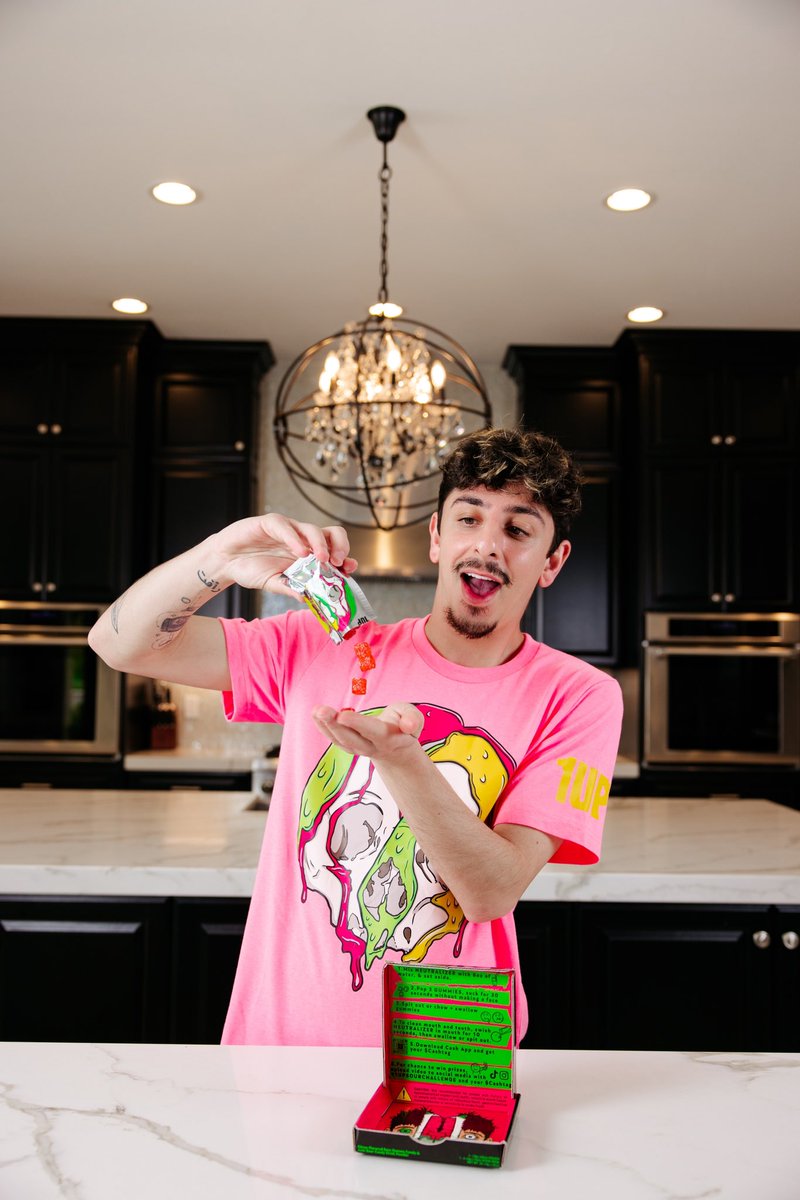 FaZeRug's tweet photo. My new candy is out 😍🍬 https://t.co/pwCc43rXfM
