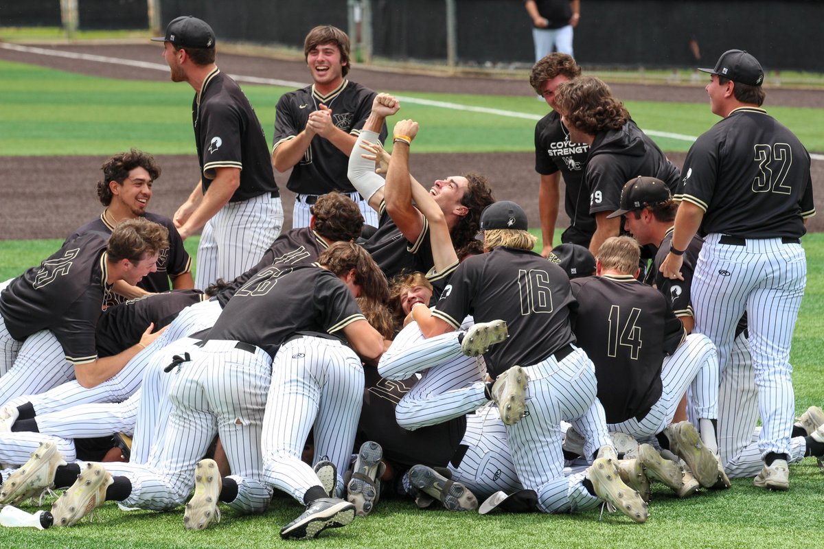 WCCoyotes's tweet image. The Coyotes are headed to Grand Junction for the JUCO World Series after their Regional win yesterday! -- Game summary --&amp;gt; bit.ly/3Oiicoc