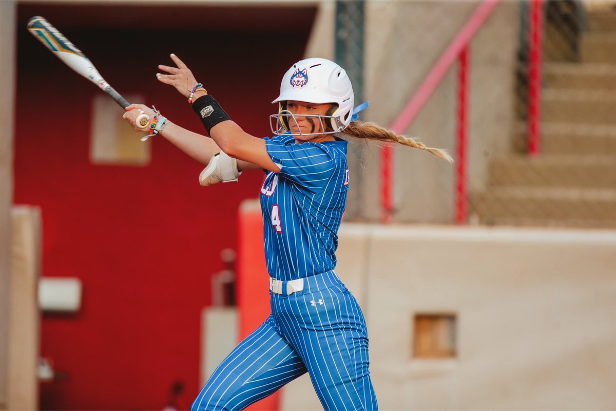 averymdrake's tweet image. After wrapping up my 4th year of College softball and receiving my Bachelor’s degree, with 2 years of eligibility left I’ve decided to enter the Transfer Portal. Thank you HBU for a great 4 years, with that being said I can’t wait to see where my feet land next!!