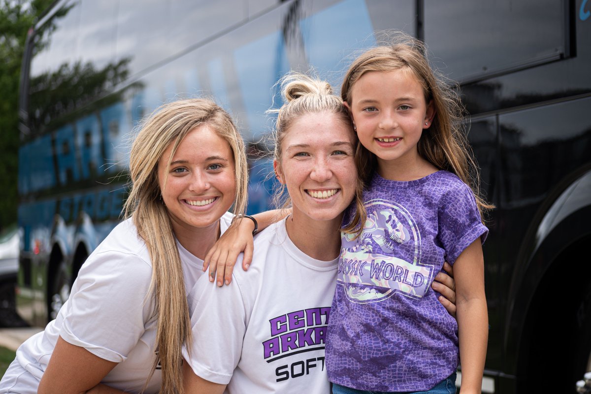 On the road to T-Town. Thank you to everyone who saw us off!

#BearClawsUp