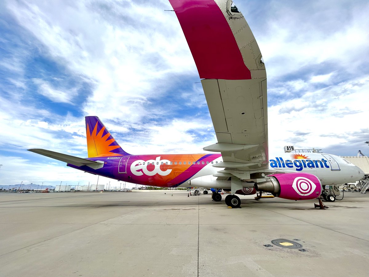 LASairport's tweet photo. We're raving ๐๐ about this @Allegiant โ๏ธ as EDC Headliners arrive at LAS!
#spottedatLAS https://t.co/nzsfZMBaZ8