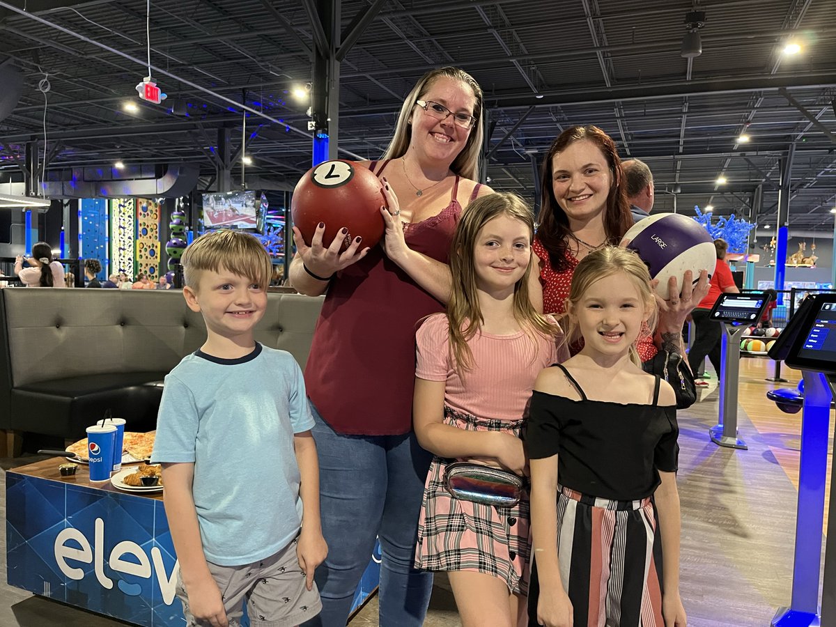 Elev8FunOrlando's tweet photo. Enjoy your day off with some family time! We are open regular hours so, let the adventures begin! #OrlandoBowling #OrlandoFamilyFun https://t.co/iZz8R934UM