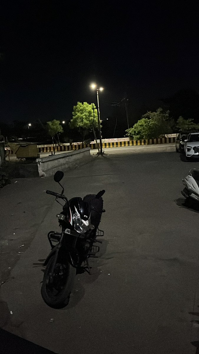 hajareshyam's tweet photo. Dear @redBus_in, my scheduled pickup time was 11:15 PM, but it's now 12:52 AM, and the bus still hasn't arrived. The lack of updates from @redBus_in is disappointing and frustrating. #RedbusFail #TerribleService https://t.co/IO1ZBxtZrg