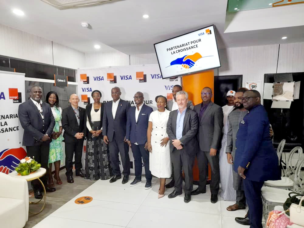 Je me réjouis du protocole d’accord officiellement échangé aujourd’hui entre Visa et Orange Bank Africa, qui concrétise notre volonté commune de satisfaire, et même d’anticiper les besoins du marché en matière de dématérialisation des moyens de paiements...
#CarteVisaOBA