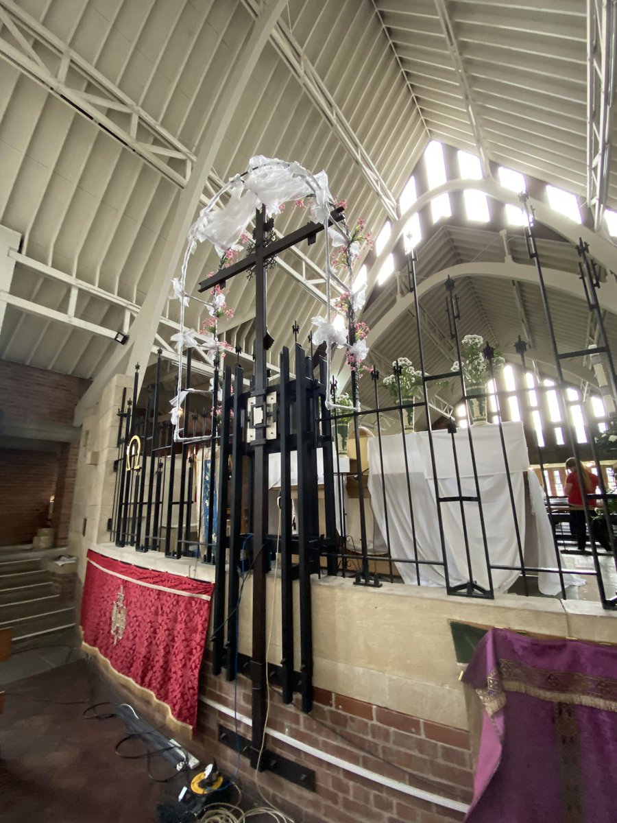 IanHayton's tweet photo. Heading back after a long day of church inspection and spotted the beautiful Church of St Leonard and St Jude, Doncaster was open! George Pace, 1957. Still futuristic #GeorgePace #architecture #Scawsby #Doncaster @easanet @RIBAYorkshire @DioceseofSheff @Satwinder_Samra https://t.co/pddqZBP9MC
