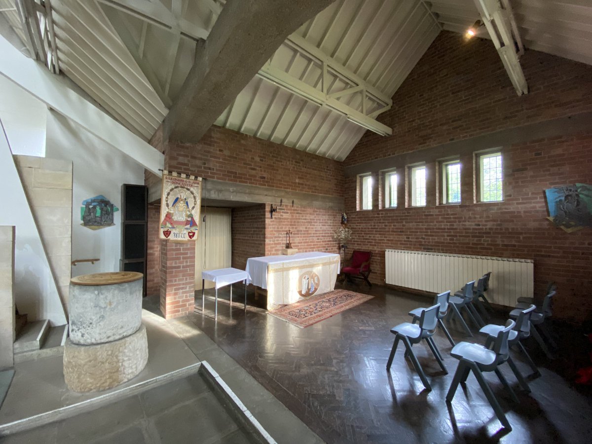 Heading back after a long day of church inspection and spotted the beautiful Church of St Leonard and St Jude, Doncaster was open! George Pace, 1957. Still futuristic #GeorgePace #architecture #Scawsby #Doncaster <a href="/easanet/">EASA</a> <a href="/RIBAYorkshire/">RIBA Yorkshire</a> @DioceseofSheff <a href="/Satwinder_Samra/">Satwinder Samra</a>