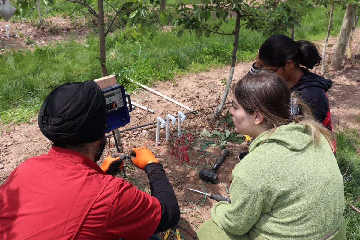 AG ROBOTICS & SENSING LAB (@agroboticslab) on Twitter photo A beautiful day means @Penn_ag_water and the grad students are in the field installing some #irrigation #sensors!
#Agriculture #SmartFarms #PrecisionAg #AgTech <a href="/StateAbe/">ABE - Penn State University</a> A beautiful day means @Penn_ag_water and the grad students are in the field installing some #irrigation #sensors!
#Agriculture #SmartFarms #PrecisionAg #AgTech <a href="/StateAbe/">ABE - Penn State University</a>