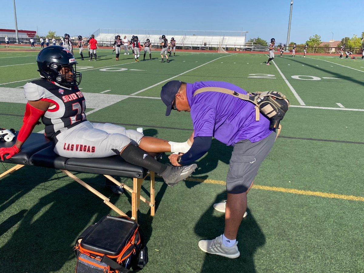 ZKptrehablv's tweet photo. Providing the best care requires understanding our patient's needs and preferences. At #zkptrehablv, we believe building a strong rapport with our patients is equally important.That's why we encourage our patients to get to know us too. https://t.co/z6806w9vKt https://t.co/AYwTZ5mUku