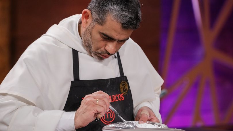dominicos_es's tweet photo. Fray Marcos se despide de @MasterChef_es con el pin de la inmunidad y entre lágrimas

👉🏽 Casará a uno de los presentadores del programa.

👉🏽 “Ustedes también pueden vestir este hábito blanco y negro”.

🎙️ Entrevista al fraile dominico.

⏩ https://t.co/ydExwkJTTu https://t.co/GFaGt9LVBv