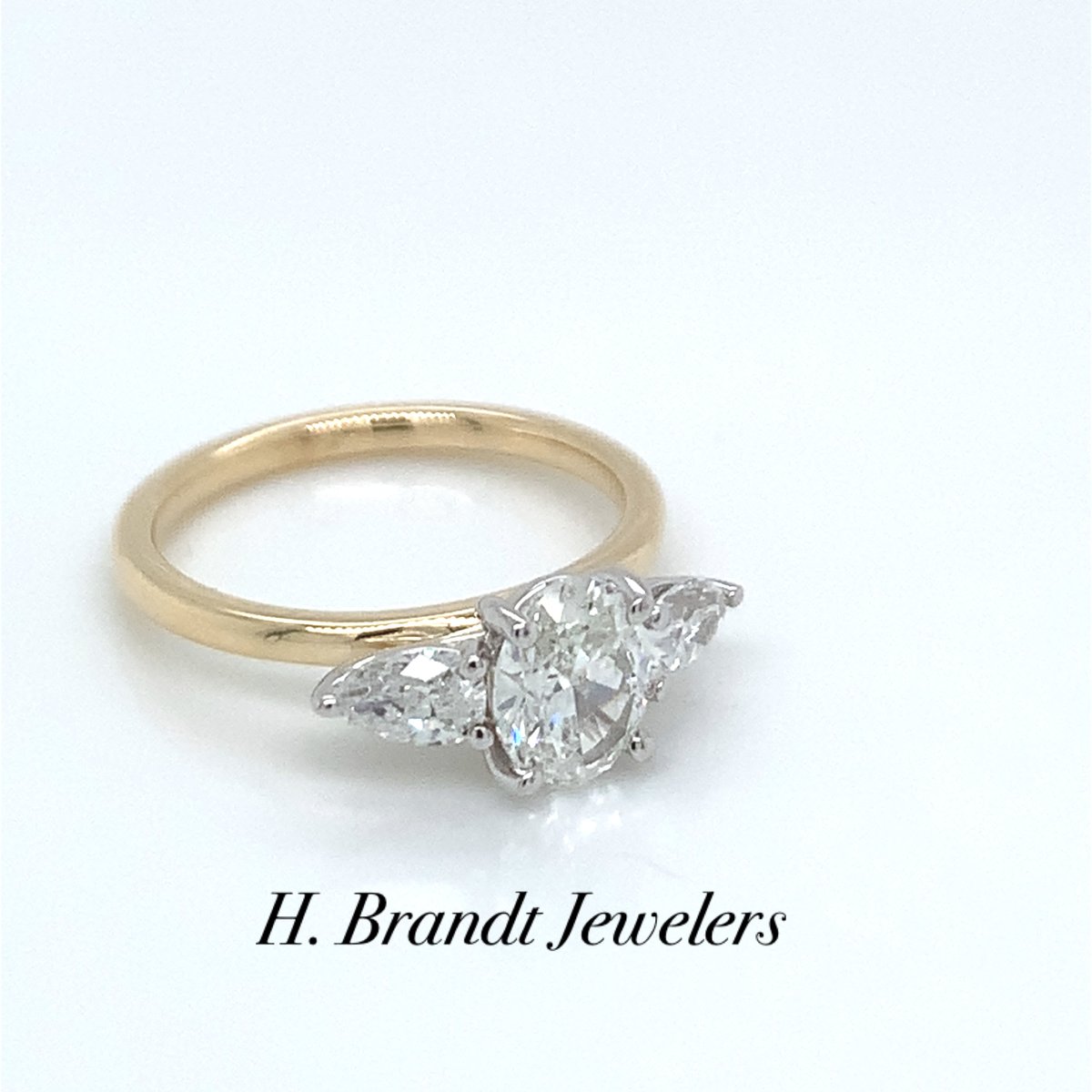downtownjlr's tweet photo. My fiancé got my custom engagement ring here and I get so many compliments on it! I haven’t seen many like it and I’m obsessed. I also got my wedding band here and am looking forward to getting my fiancé’s wedding band here as well :) it’s a lovely family-owned business.
Amanda https://t.co/gDoXBAhJjO