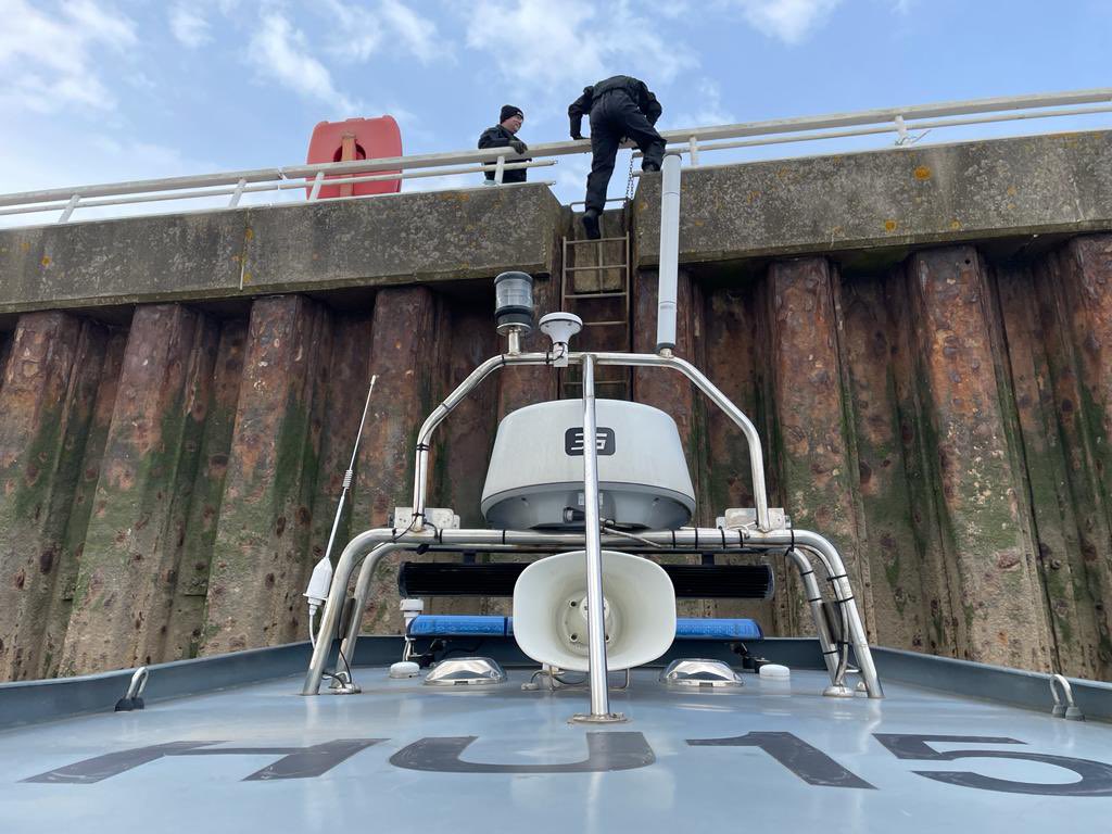 HPMarineProtect's tweet photo. Today has seen the team supporting #AQUAPOL Maritime Security Control Week across the Humber region.  Our patrols have been focussing on dock side engagement, lots of boat activity and even a foot patrol in the Humber! https://t.co/T82MuQ4s5W