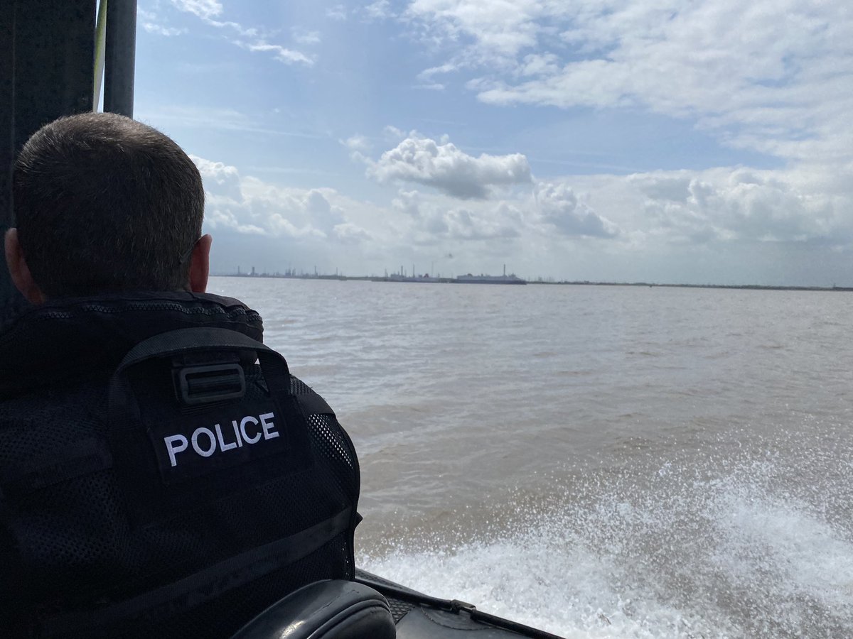 HPMarineProtect's tweet photo. Today has seen the team supporting #AQUAPOL Maritime Security Control Week across the Humber region.  Our patrols have been focussing on dock side engagement, lots of boat activity and even a foot patrol in the Humber! https://t.co/T82MuQ4s5W