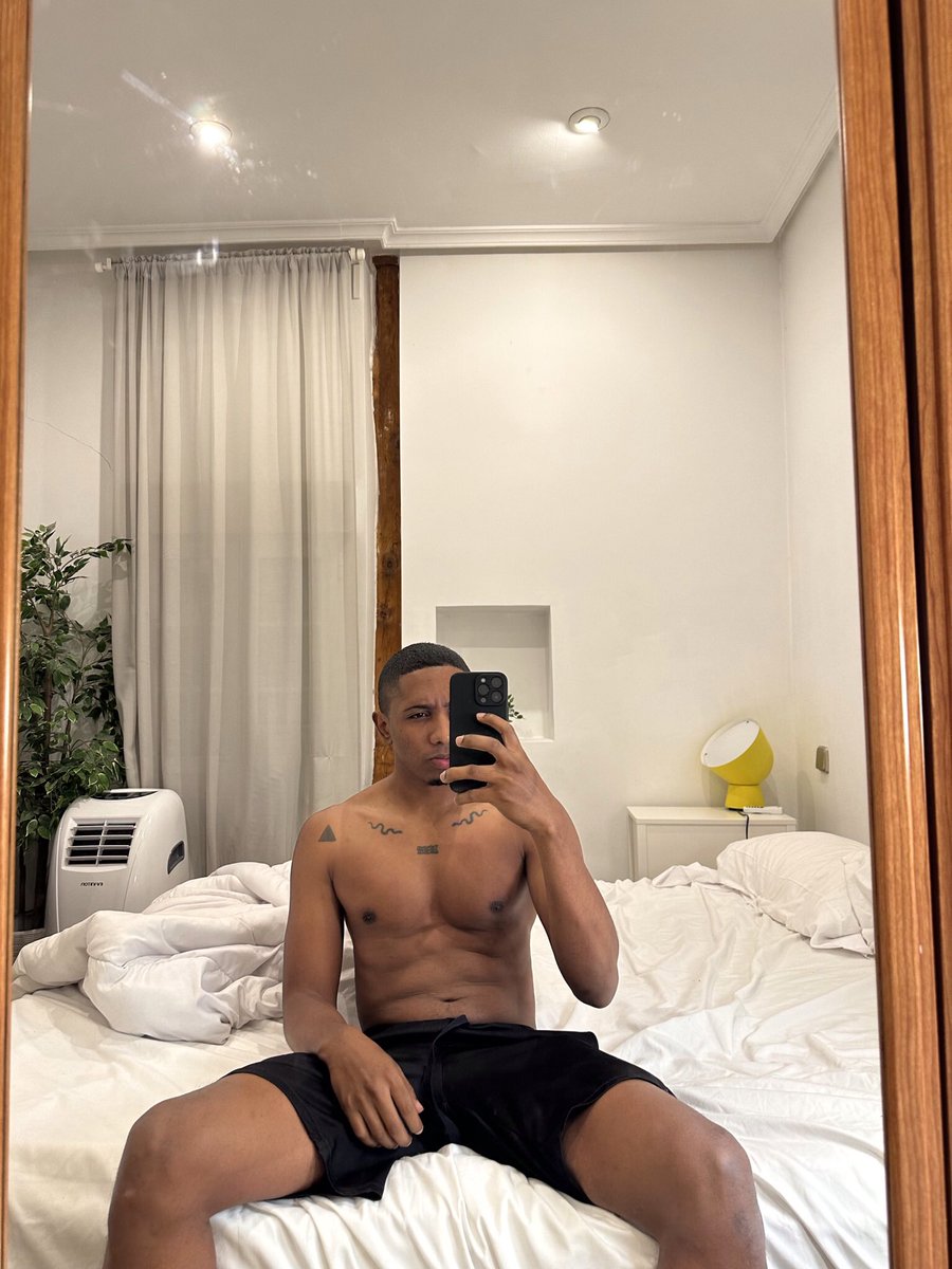JottaO98's tweet photo. 🤭🫀 https://t.co/hpyM7GkwFd