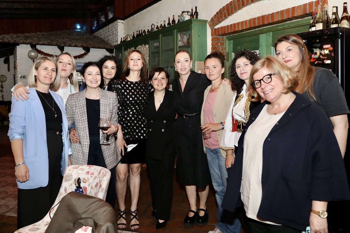 Me familjen e madhe të agroturizmave në Shqipëri që zhvillojnë dhe promovojnë çdo ditë Shqipërinë tonë të magjishme rurale ♥️

Bashkë për Agroturizmin
Bashkë për Bujqësinë 
Bashkë për Shqipërinë