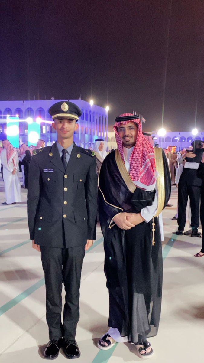 سعدت هذا المساء بحضور حفل تخرج الابن الغالي الملازم طيار / سلمان بن عبدالله بن جلبان من كلية الملك خالد العسكرية اسأل الله العلي القدير ان يوفقه لخدمة دينه و مليكه ووطنه.