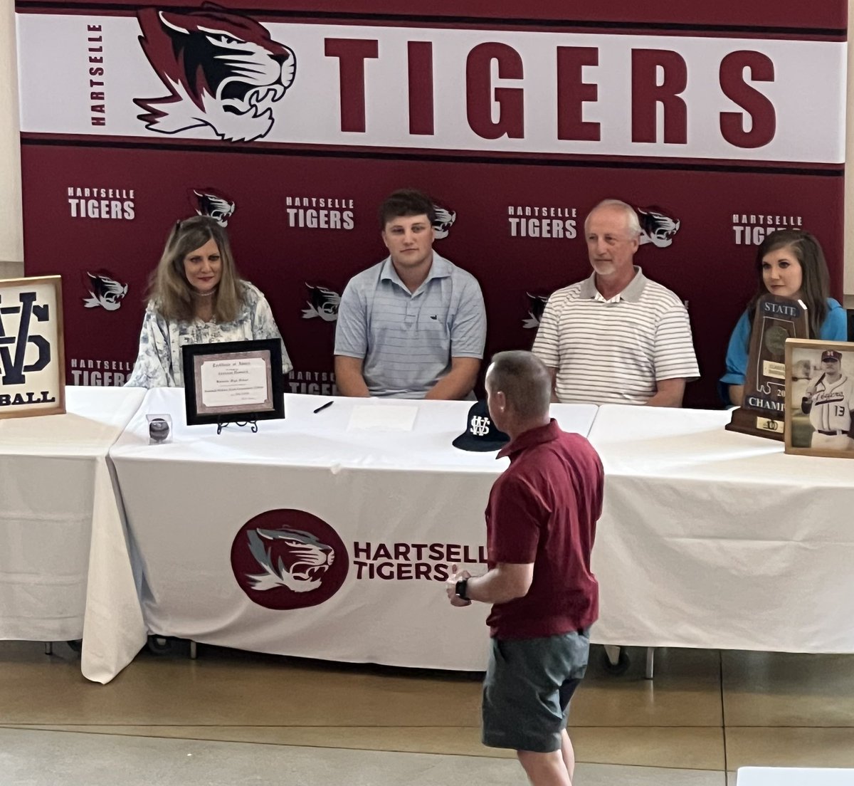 Hartselle High Athletics tweet media