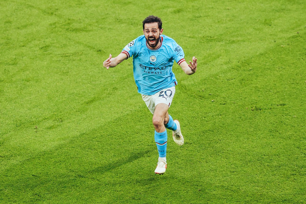 ManCity's tweet photo. 40. Bernardo at the double!! 🙌

🔵 2-0 ⚫️ #ManCity https://t.co/VjiAkOK2Q8