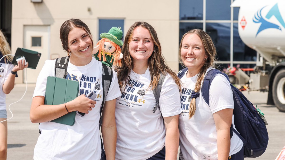 NDsoftball's tweet photo. 🛫➡️ Fayetteville 

#GoIrish☘️ https://t.co/sgUhqAOMGX