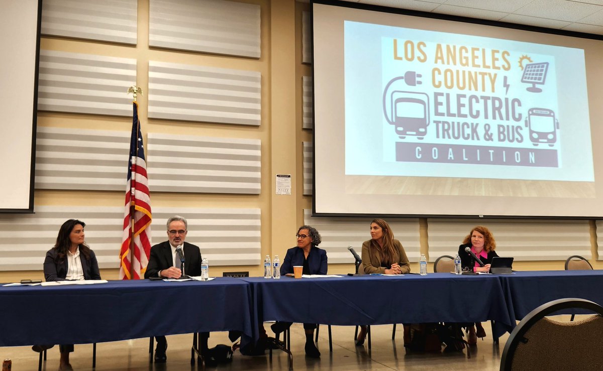 JazyFey's tweet photo. Absolutely stellar panel at the LA County Electric Bus Summit! This is how we are electrifying! We have LAUSD, CARB, LA METRO, Cal EPA and EPA in labor's house! @IBEWlocal11 @LAElectricBus #nextstopcleanair #electrifyeverthing https://t.co/WoYyH09sY7