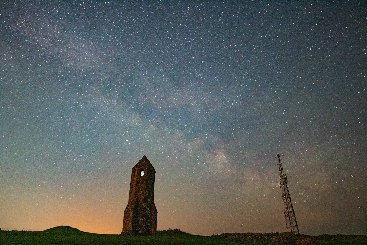 There can’t be many ambulance services that have a Milky Way photography group #nightowls <a href="/OFFICIALIOWAS/">Isle of Wight Ambulance Service</a> <a href="/IOWNHS/">Isle of Wight NHS Trust</a>  <a href="/JoshBlairgrylls/">Blair_Grylls</a> 💫 🌙