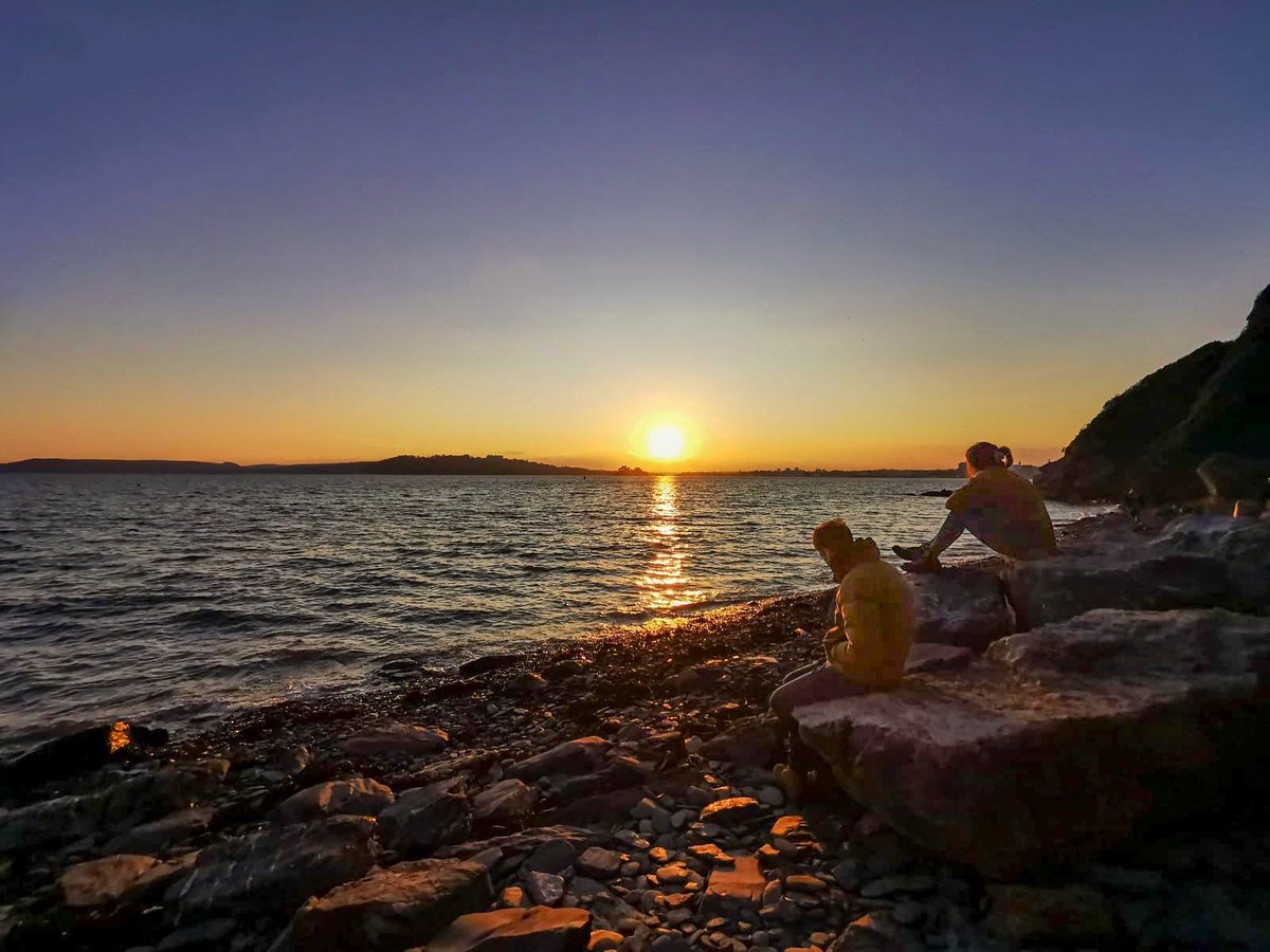 JackieGMs66's tweet photo. Make the most of every day and stop and watch the sunset whenever you can #sunset #Plymouth #enjoyeachday #Peace https://t.co/2siBi1bMpd