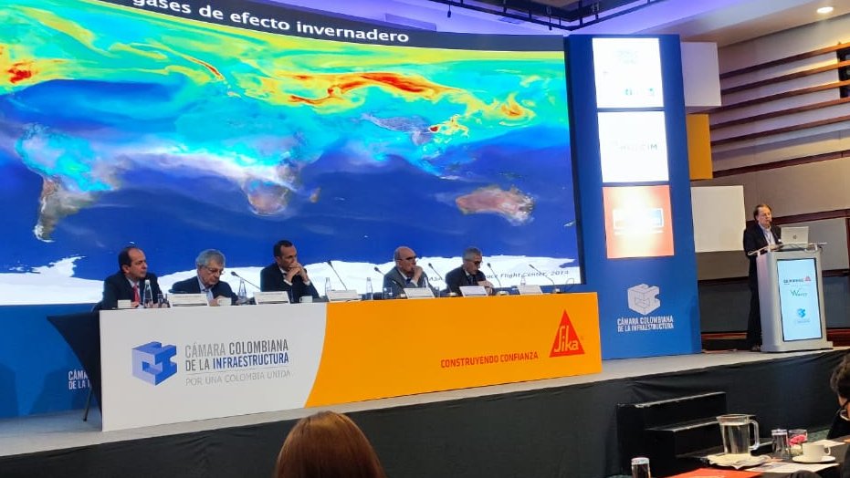 camaradelainfra's tweet photo. #InfraParaLaCompetitividad Omar Darío Cardona, profesor de la Universidad Nacional de Manizales, presenta en detalle el riesgo de desastres y resiliencia de la infraestructura. https://t.co/Nn6ryluKmT