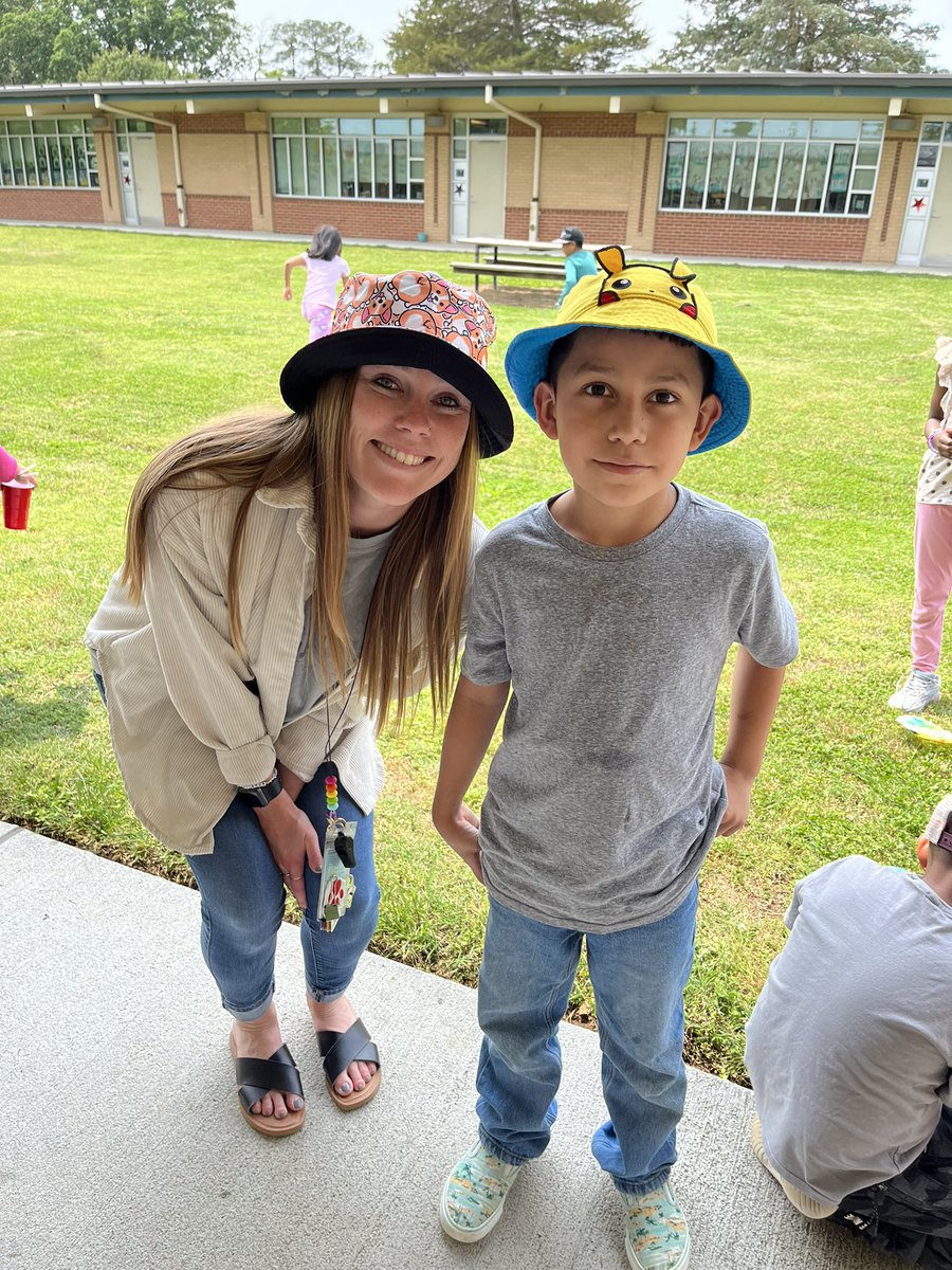 2ndGradeChronicles tweet media