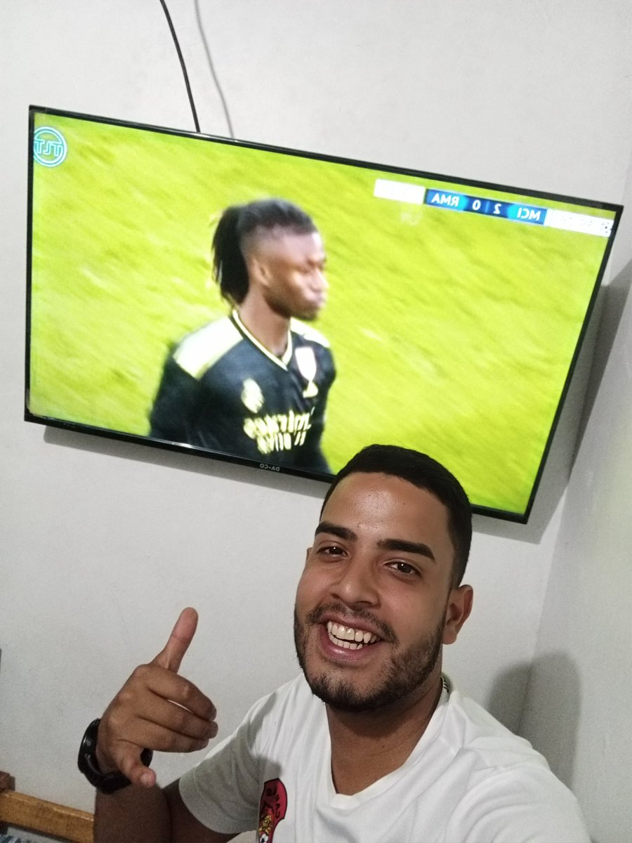 EdwardJr0308's tweet photo. @LaTeleTuya Quién lo diría 2-0 en el primer tiempo 🥵⚽🔥🔥#CHAMPIONSxTLT https://t.co/4eomSkaosU