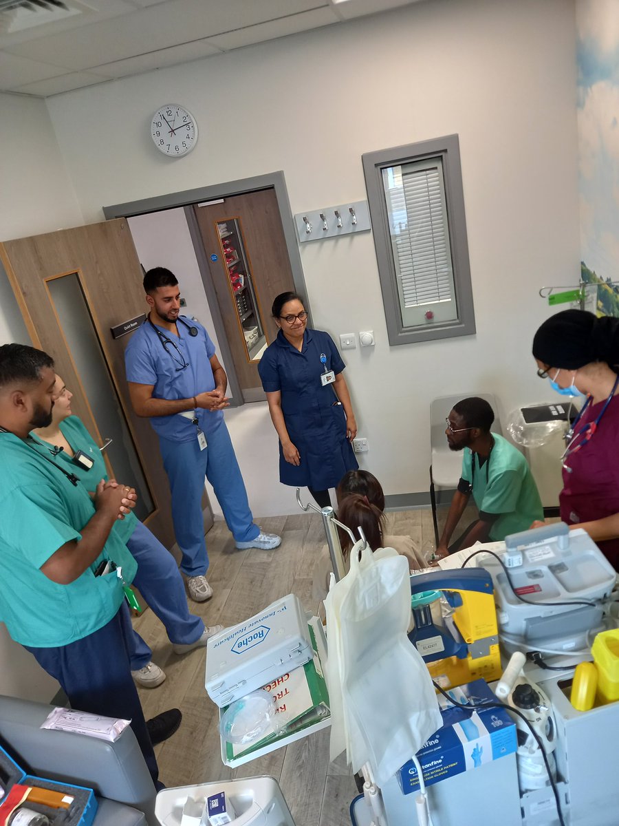Another spontaneous simulation scenario today on Acute Medicine. Great teamwork shown by all <a href="/FirozaAdam2/">Firoza Adam</a> <a href="/ozzyadidas/">Ozzyadidas</a> <a href="/AMU_ELHT/">AMU @ ELHT</a> <a href="/ELHT_DERI/">ELHT Directorate_Education, Research & Innovation</a> <a href="/lesley_gaw/">Lesley gaw</a>