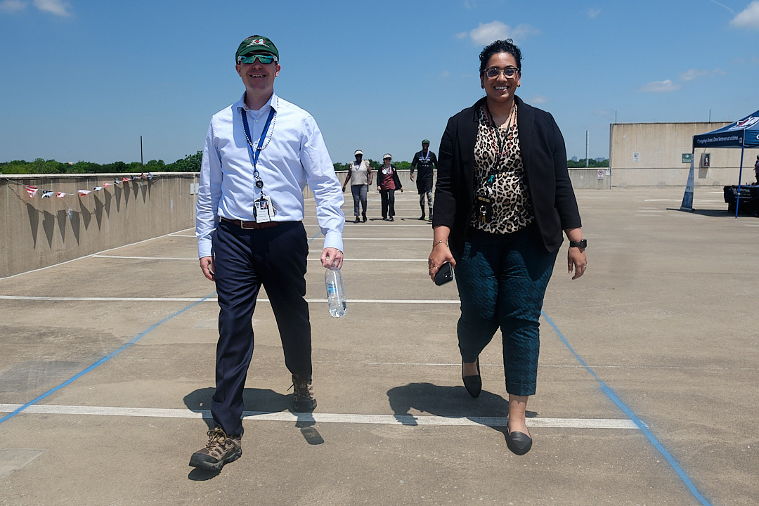 VANorthTexas's tweet photo. πΆββοΈπΆββοΈ Taking steps for a great cause! Dallas VA Medical Center joined the annual #VA2K event, promoting active lifestyles while supporting homeless Veterans. With voluntary donations of clothing items, we're making a difference. Together, we walk the path of compassion. https://t.co/IN4Vw9H8Wd