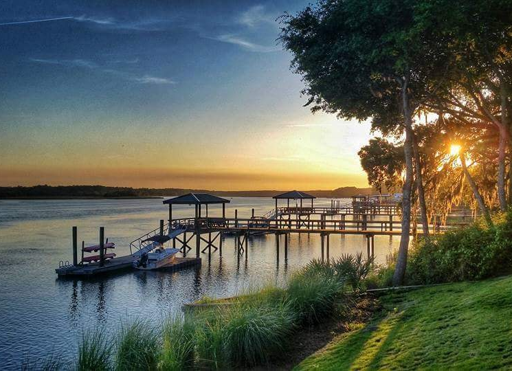BerkeleyHall_SC's tweet image. National spotlight: Travel + Leisure names Bluffton among the top “15 Most Beautiful Places to Visit on the East Coast,” and we couldn’t agree more! Read more: bit.ly/3o7UikR