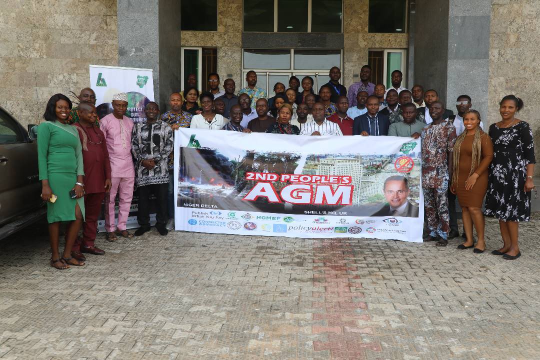 Tijahbolt's tweet photo. Spoke earlier today at the 2nd #PeoplesAGM calling on institutional investors to divest from @Shell and asking the Nigerian government to #StopFundingDirtyEnergy #RallyAgainstShell @aneejnigeria @nnpclimited @NUPRCNigeria https://t.co/551JRR8UVB