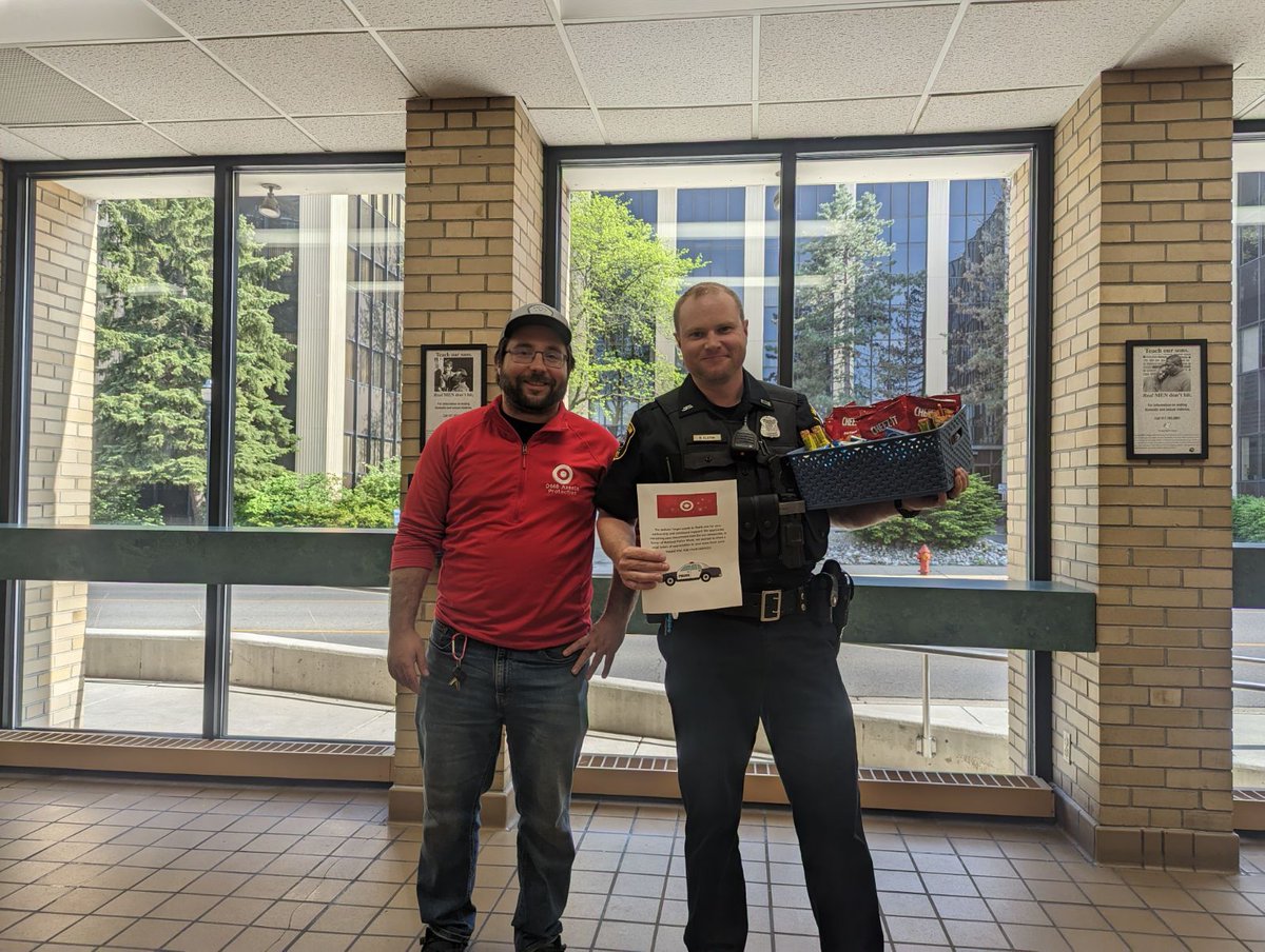 Aubry33679932's tweet image. In honor of National Police Week, T673 wanted to send thanks to our local police department!  We appreciate their continued partnership within our community. #G195cares @aleahmarie19 @TGT_Angel @VsSullivan @TousleyVictoria