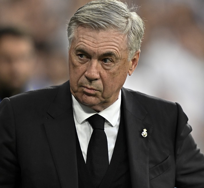FutboolFichajes's tweet photo. ¿Qué harías si fueras Carlo Ancelotti? ... 

#RealMadrid ⚪ https://t.co/GG7sPptlLy