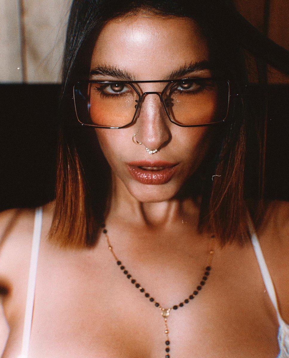 lasirena69_'s tweet photo. 🍭 https://t.co/o7cWRzMxk2 👩‍🏫 https://t.co/2UnFiR3IZm