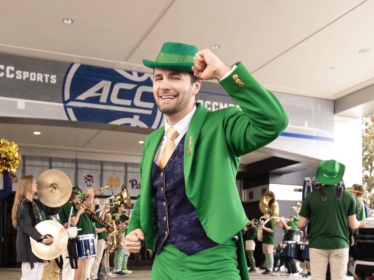 NDTheLeprechaun's tweet photo. 𝐒𝐄𝐍𝐈𝐎𝐑. 𝐒𝐏𝐎𝐓𝐋𝐈𝐆𝐇𝐓.

Next up is Jamison Cook, a marketing major from Erie, Pennsylvania who lived in Dunne Hall. Jamison has been a part of the @ndcheerteam program for the past two years and is affectionally known as “JMO” by his teammates. https://t.co/jrhNyxJQtx