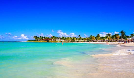 Varadero es uno de los destinos de Cuba más reconocidos a nivel internacional, en gran medida, por sus increíbles playas de arena fina y aguas cristalinas. #CubaUnica #VaraderoTravel #CubaTuDestinoSeguro