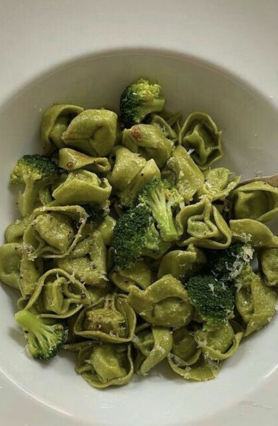 misoudonsoup's tweet photo. broccoli is delicious, you can make it in so many ways !! i love broccoli so much >_< ❤️🥦 https://t.co/sqn4mx6GW4