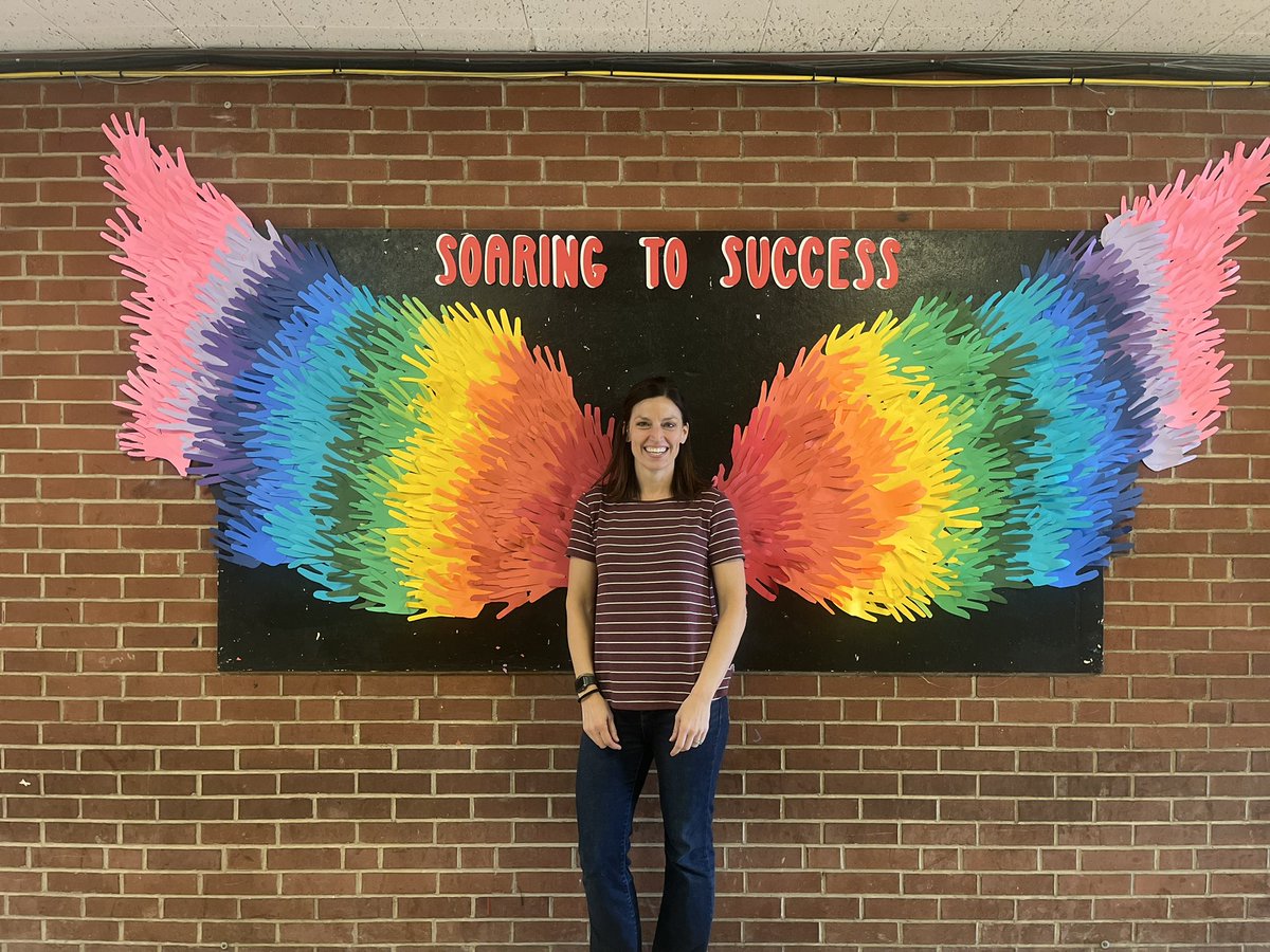 Mendralski's tweet photo. This truly is the season for celebrating the successes of our students!  Stop by MJHS, snap a photo, and celebrate the success you have achieved this year. @MJHS_Goetz @MJHS_Ferguson @MjhToddwells #chasingsmiles https://t.co/AIwGr0FXWH