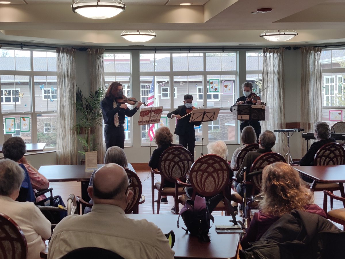 AYCO_Chamber's tweet image. Our last Chamber Music Program concert was such a huge success! Congrats to Gabe, Rex, Sam, Joanna, and Madison. #americanmusicinstitute #musiclessonsforkids #chicagoyouthorchestra #orchestrakids #chamberorchestra #orchestramusician