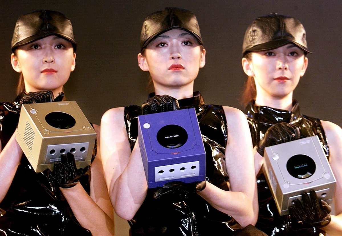 ModernNotoriety's tweet photo. Nintendo GameCube Revealed to the Public for the First Time Ever (2000) https://t.co/gK0tDxzmtI