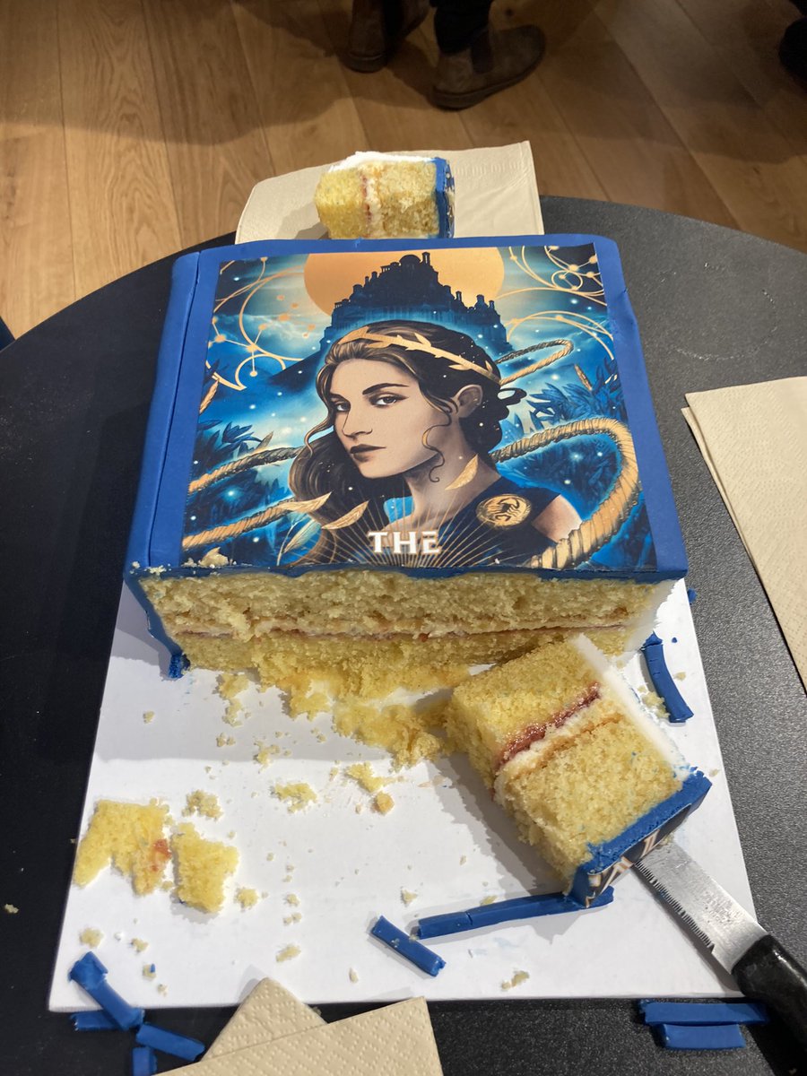 InklingPress's tweet photo. Wonderful evening to launch @AnnalieseAvery #ImmortalGames Thanks to all who came out to celebrate @Waterstones Kensington There was book cake, amazing illustrators and authors, 12-sided die, and much love for this epic YA. Thanks @HarrietDunlea for organising and all who came. https://t.co/DtgzToK5hM