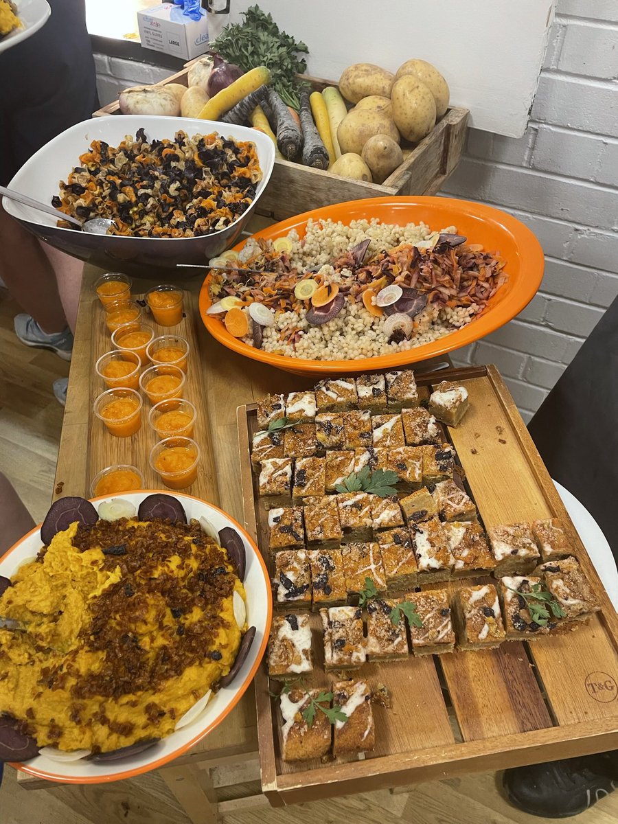 Today we had a carrot 🥕 tasting table! There were carrot crisps, smoothies, cake, hummus and more! It was delicious! <a href="/HolroydHowe/">Holroyd Howe</a> <a href="/BCSPrep/">BCS Prep</a> #newexperiences #preplife
