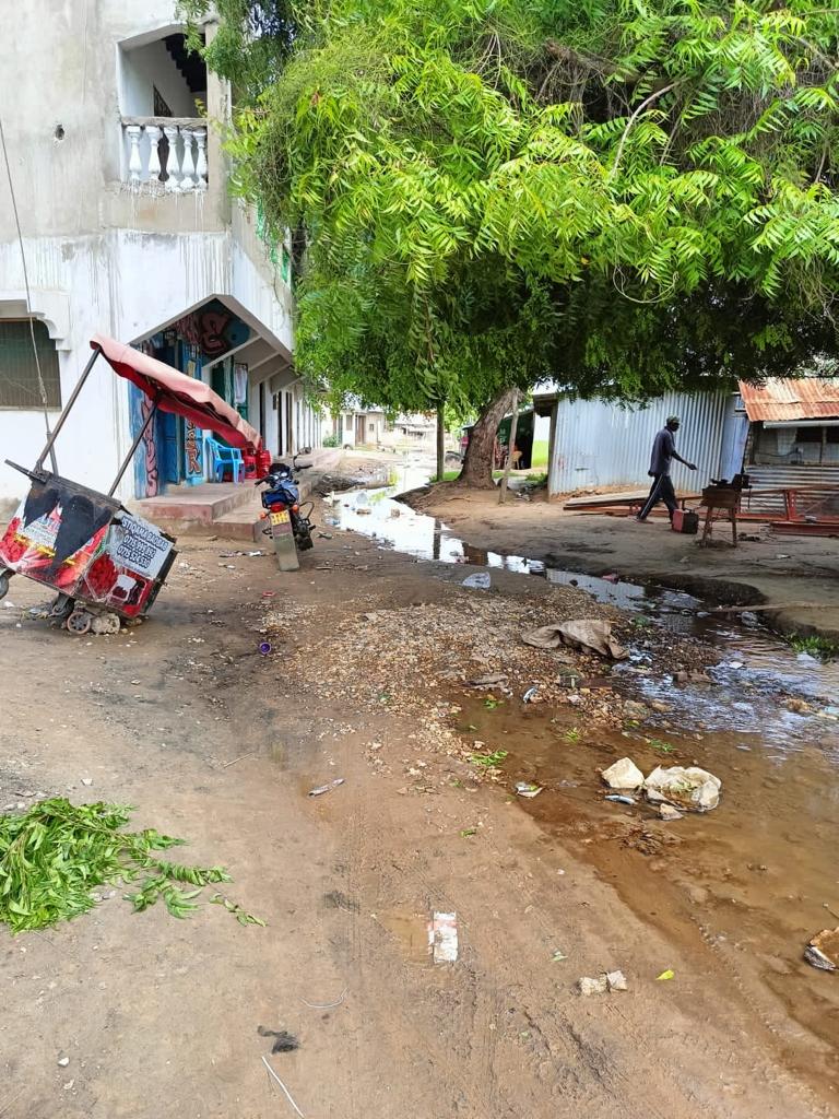 🌊💡 Collaborative efforts are underway to address flooding and  blockages in Mokowe. The Department of Lands is working closely with the  community and Mokowe youth to develop effective mitigation measures.  Together, we'll find sustainable solutions. 🤝🚧  #FloodMitigation